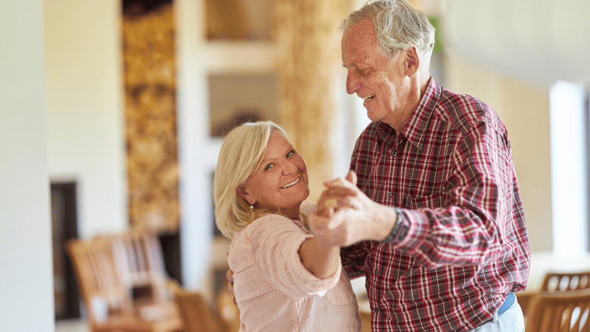 En seniorklocka är en enkel lösning som kan bidra med trygghet för dina närstående.